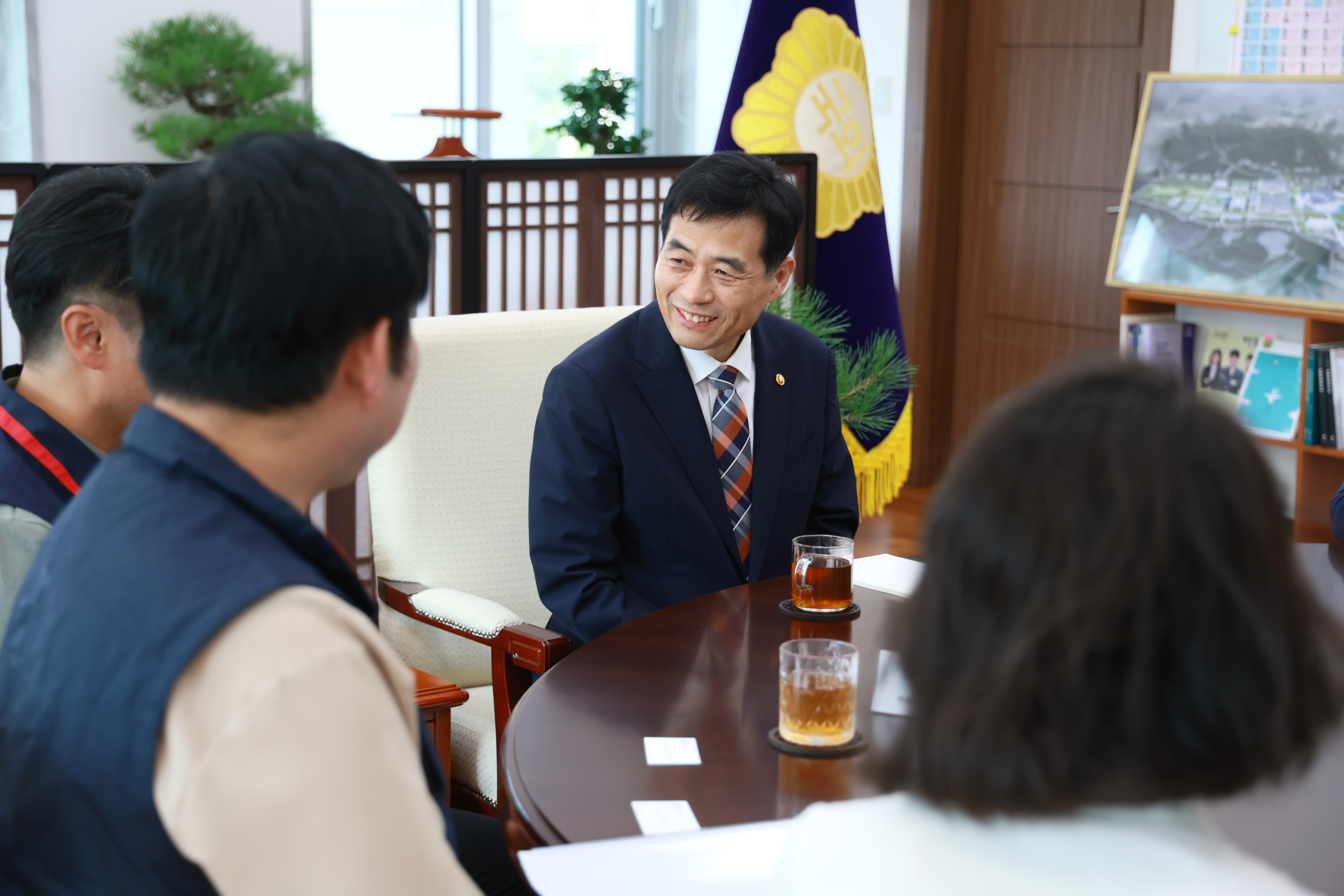 김민기 국회사무총장, 공무직노동조합 간담회 주재 관련사진 3 보기