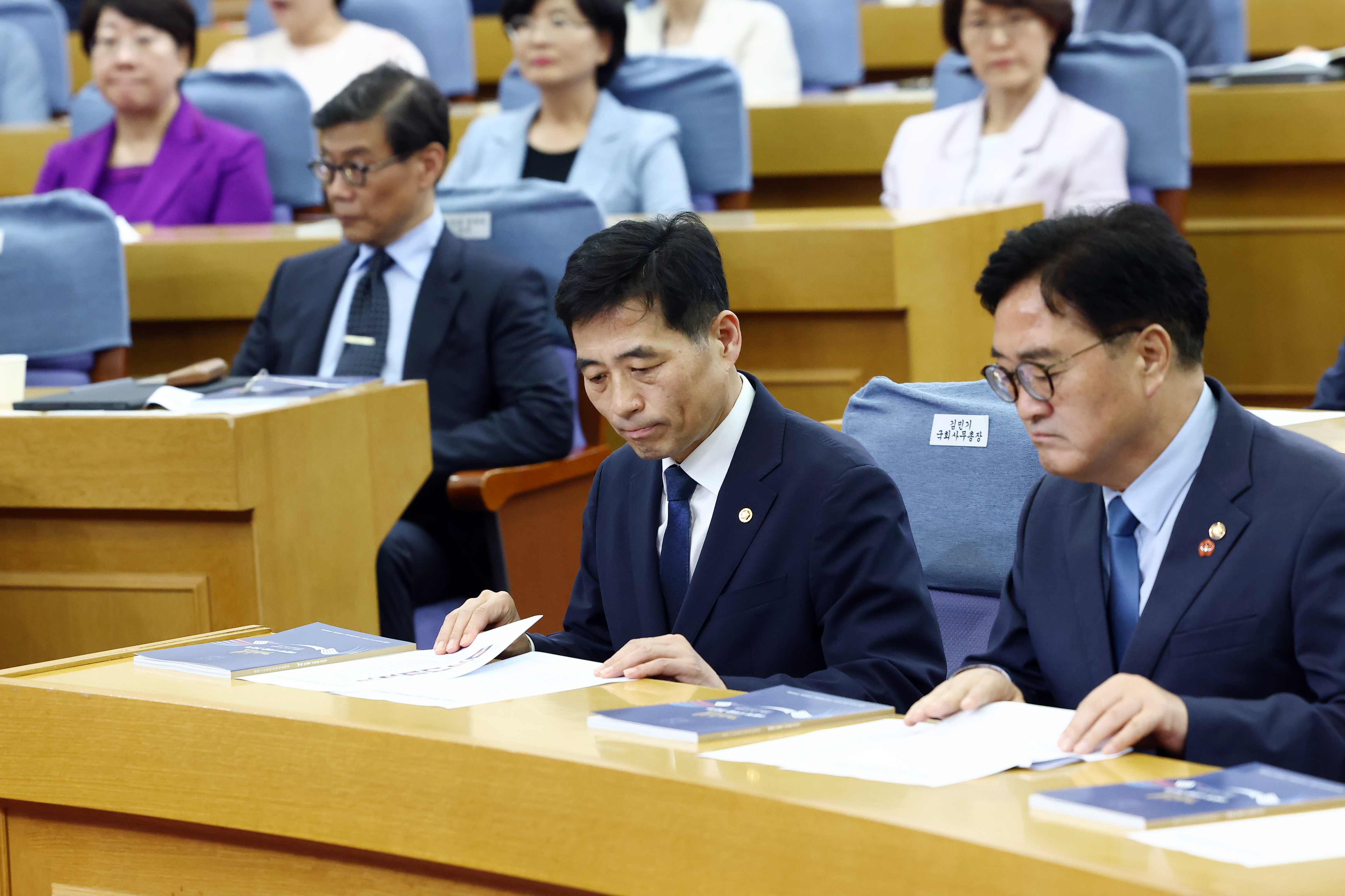 24.7.15. 제헌 76주년 기념 학술대회 관련사진 3 보기